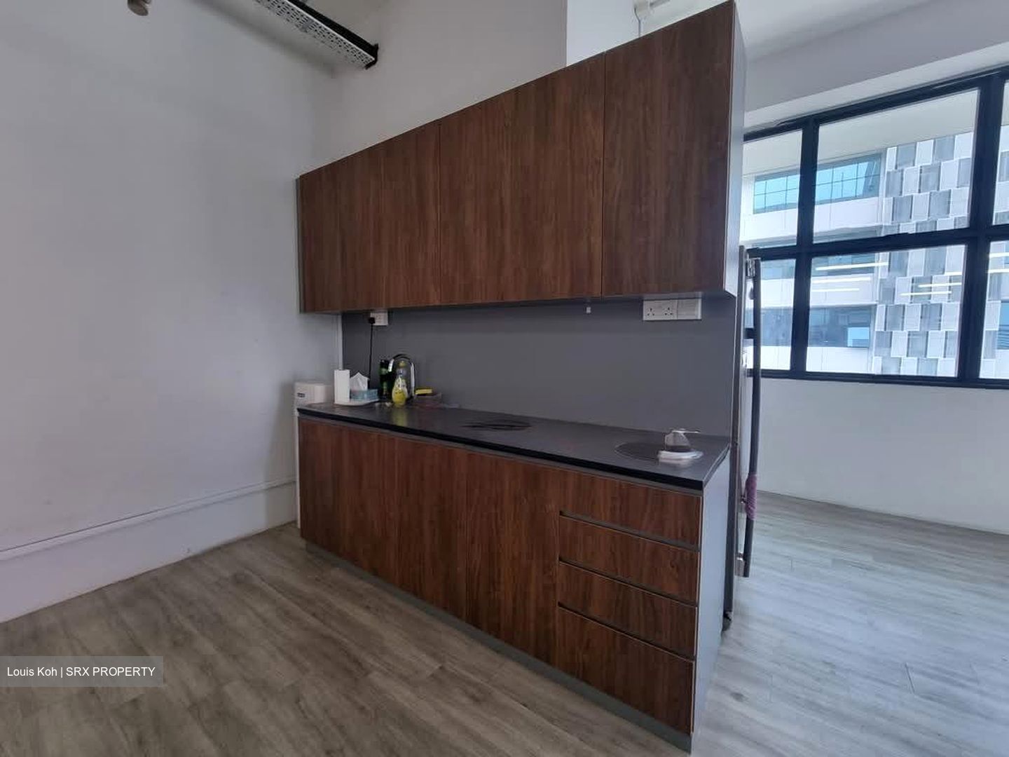 Midview City (D20), Office #566777621